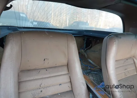 1982 Chevrolet Corvette z USA, uszkodzony, nr VIN 1G1AY8782C5107641